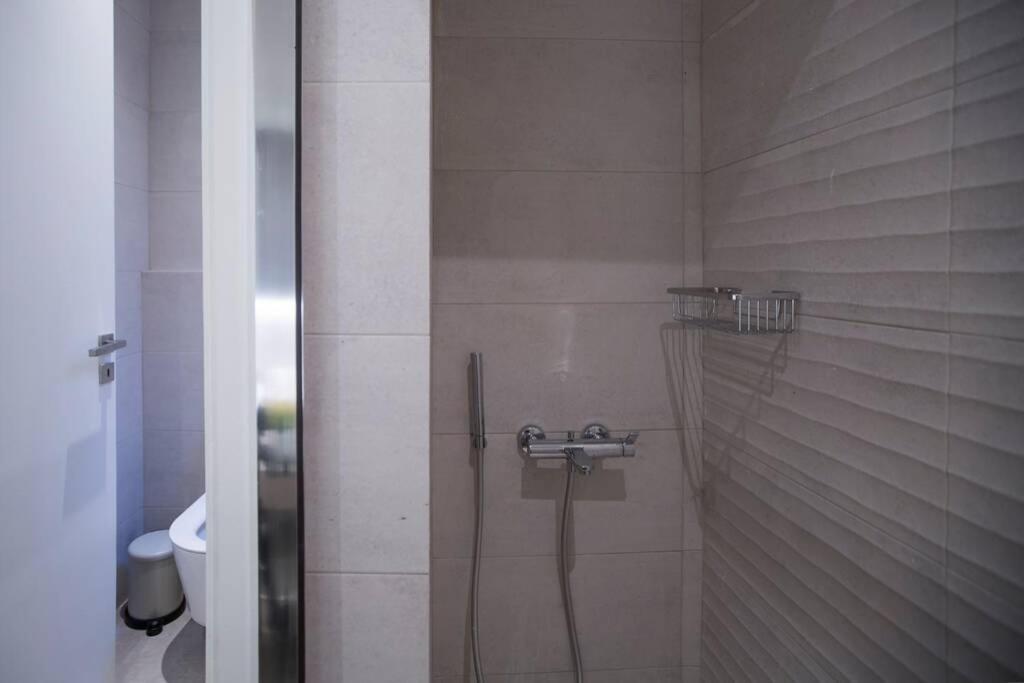 City Center Modern Renovated Apartment Atene Esterno foto